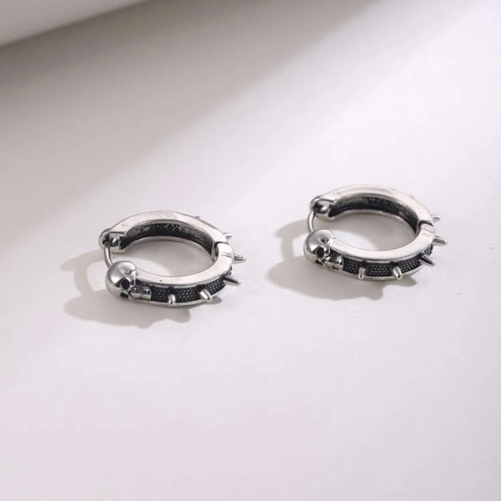 💀 Awesome Rustic Style Skeleton Skull Spiked Hoop Earrings 💀 - Picture 5 of 5
